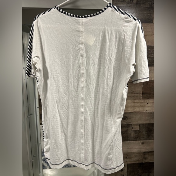 LULULEMON women’s short sleeve top - Picture 5 of 6